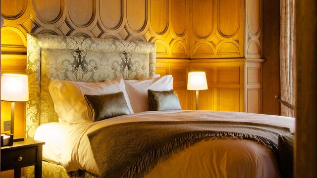 Wood Norton Hotel in Worcestershire - Luxury room